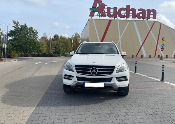 Mercedes-Benz ML cena 65000 przebieg: 260000, rok produkcji 2014 z Łomianki małe 79